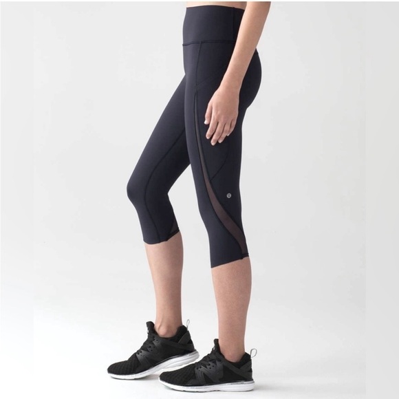 LULULEMON Pace Perfect Crop (17") Black Leggings W6aeas SIZE 6 - Picture 2 of 7